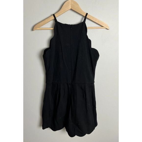 Love…Ady Black Romper Scallop Hem Halter Neck Sleeveless Cocktail Size Medium Wm - Picture 2 of 4